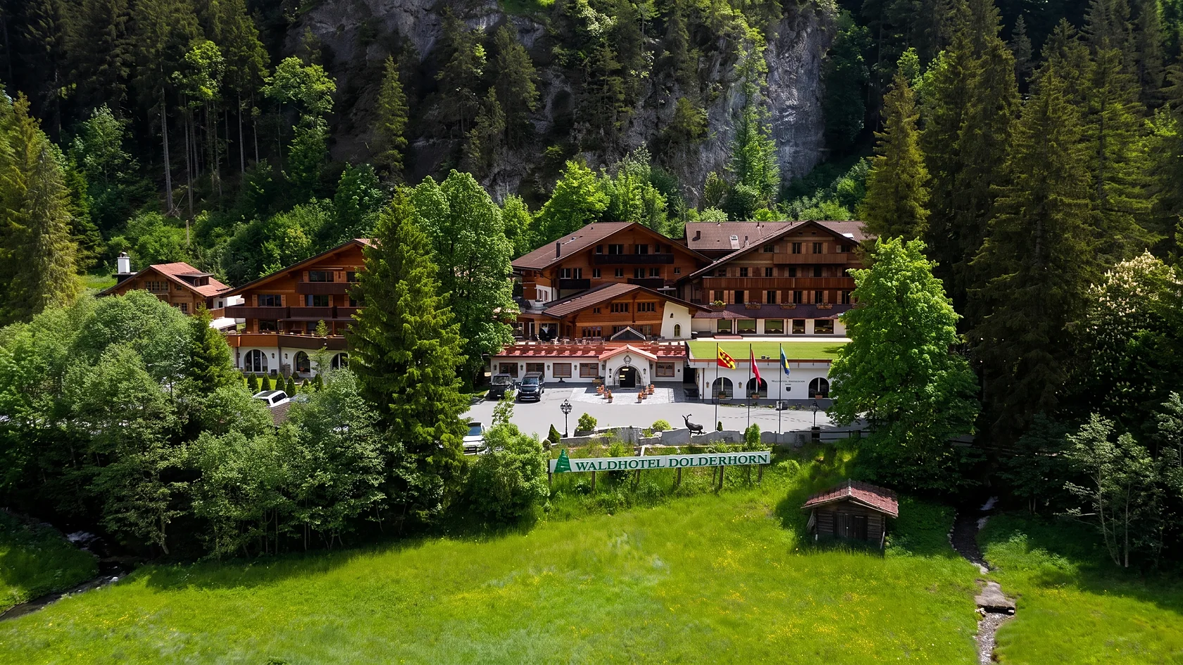 Das Waldhotel Doldenhorn am Waldrand von Kandersteg