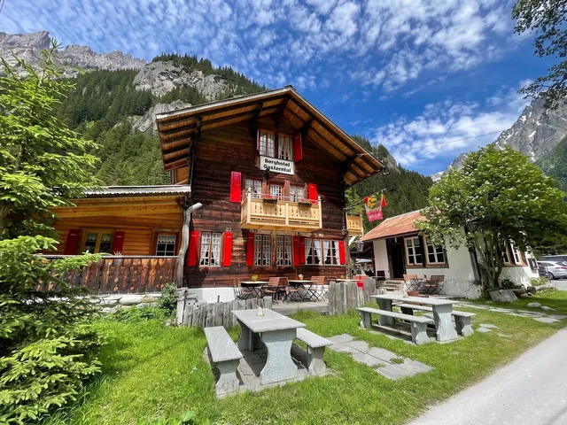 Giebel des Berghotels Gasterntal