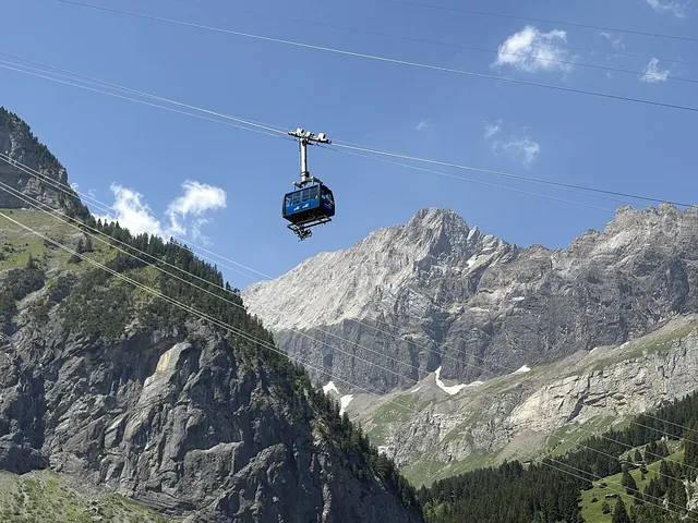 Gondel der Bahn auf Sunnbüel