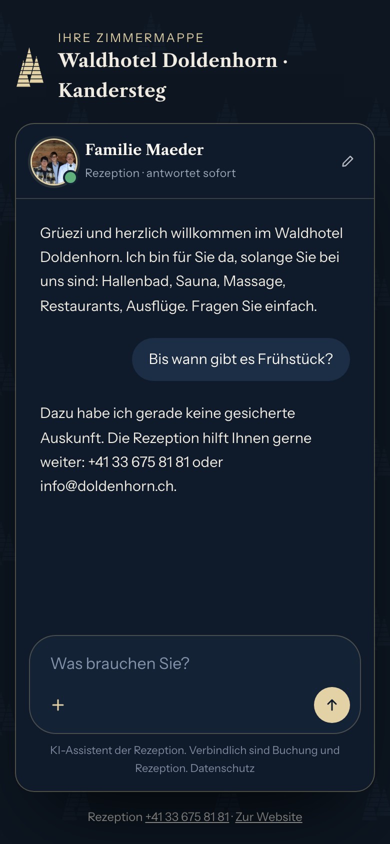 Die Zimmermappe des Waldhotel Doldenhorn am Handy, mit einer Antwort auf die Frage nach dem Frühstück